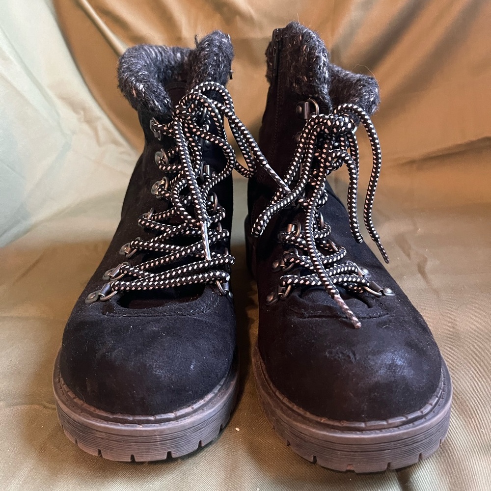 Crown Vintage Black Winter Boots